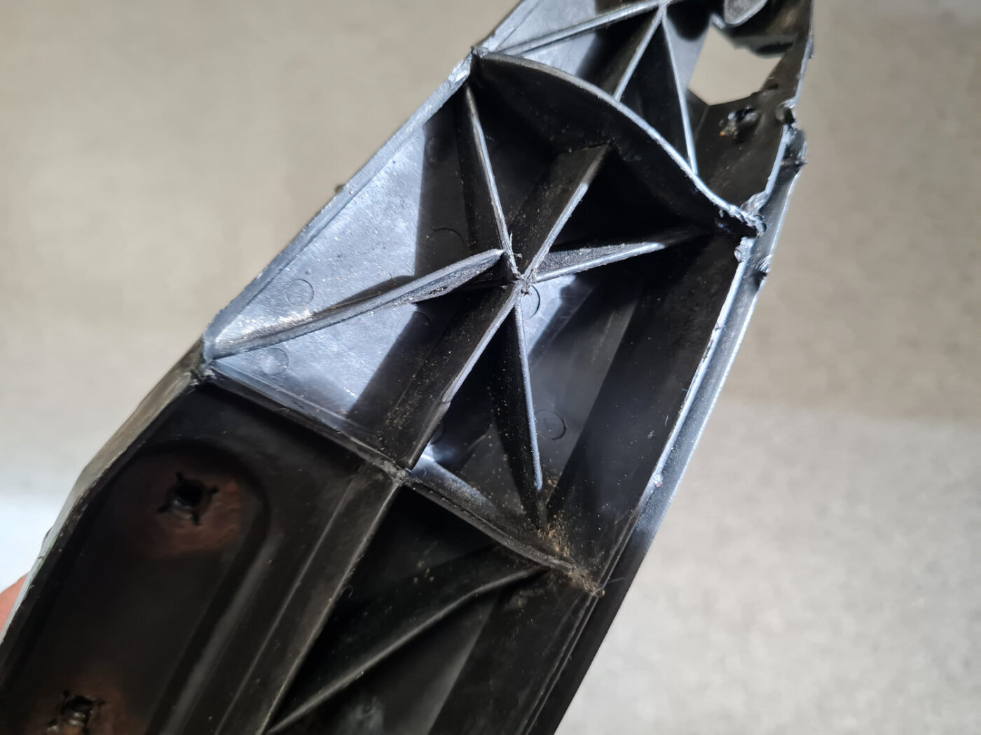 Aizmugurējā spārna un bufera stiprinājums priekš TOYOTA COROLLA VERSO 2008 4 Aizmugurējā spārna un bufera stiprinājums priekš TOYOTA COROLLA VERSO 2008