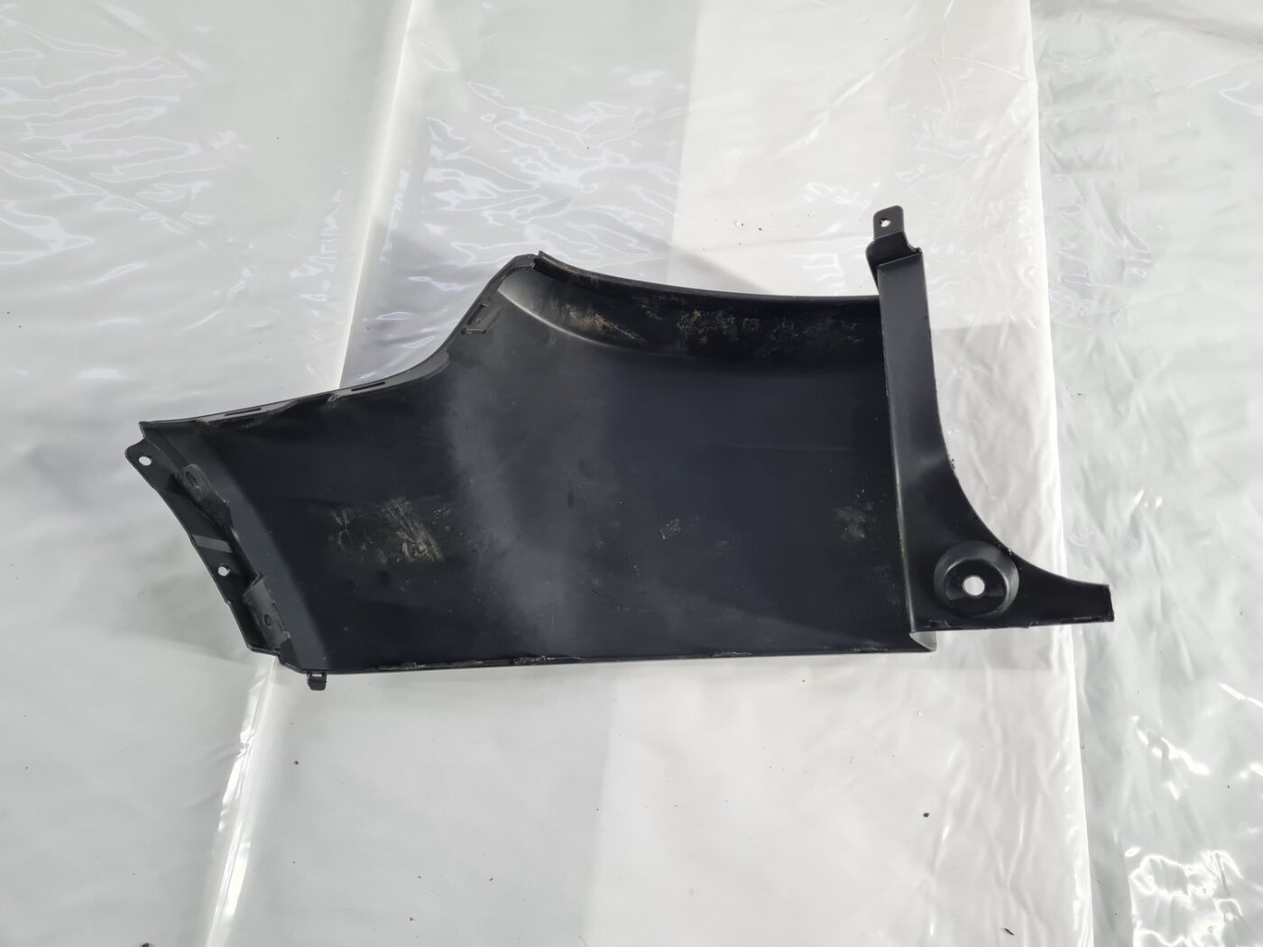 Aizmugurēja bufera uzlika priekš LAND ROVER EVOQUE 2012-2019 12 Aizmugurēja bufera uzlika priekš LAND ROVER EVOQUE 2012-2019