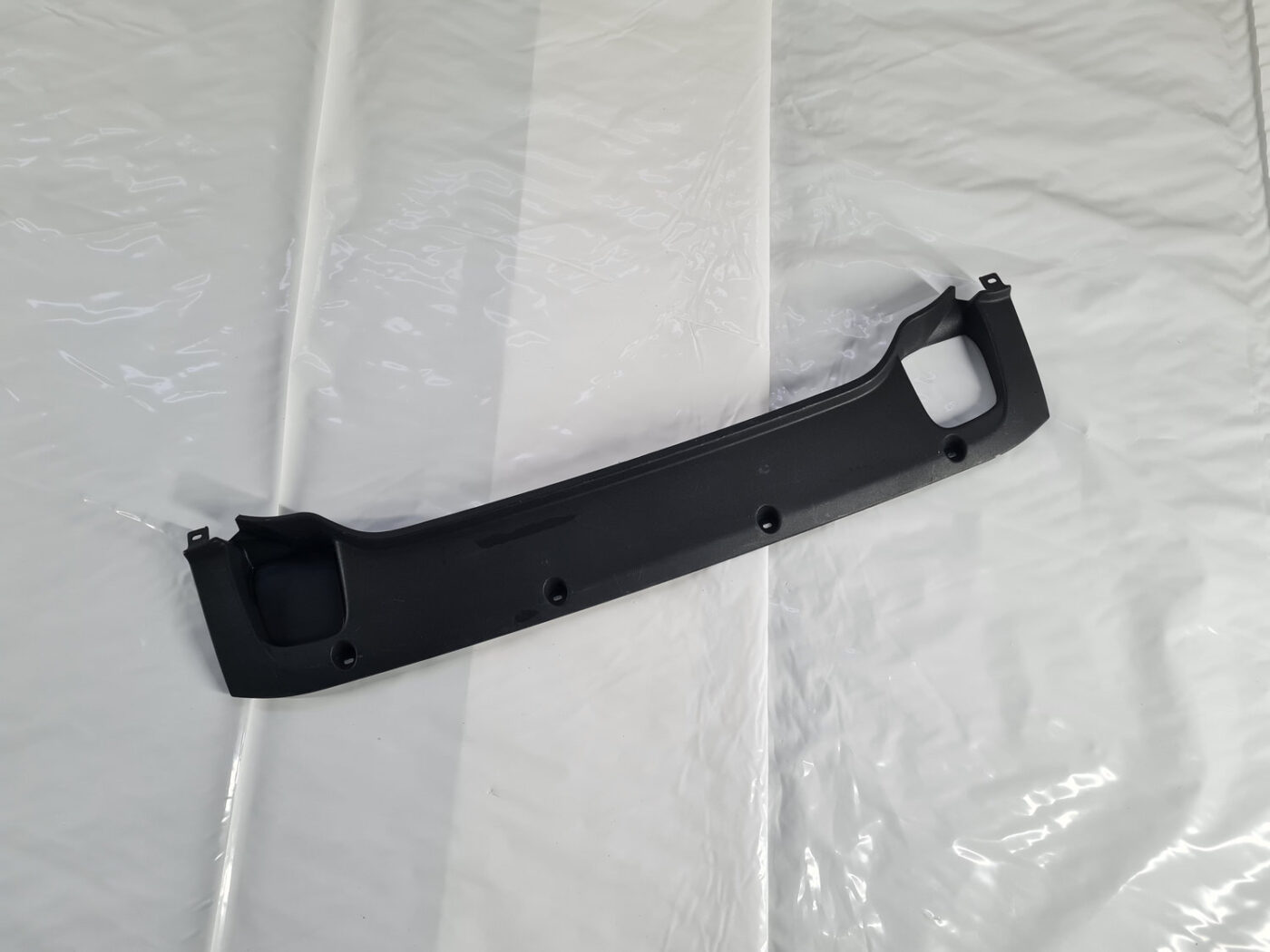 Bufera spoileris priekš Nissan Navara 2015- 960114JA0B 1 Bufera spoileris priekš Nissan Navara 2015- 960114JA0B