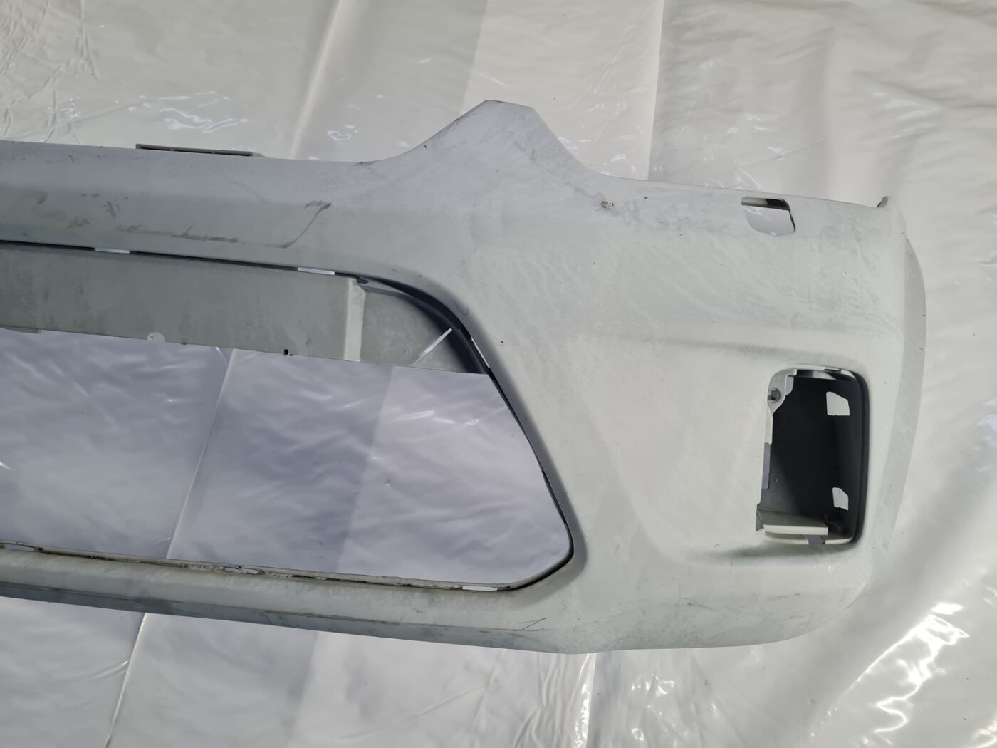 Priekšējais buferis priekš Ford C-MAX 2007-2010 7M51R17757AW 22 Priekšējais buferis priekš Ford C-MAX 2007-2010 7M51R17757AW