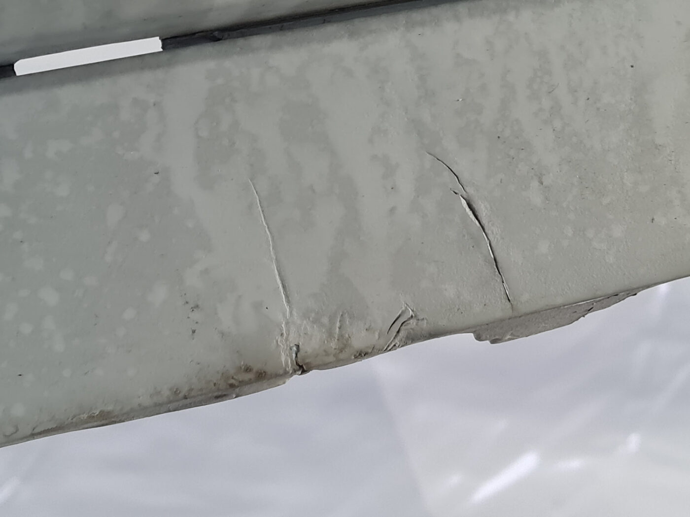 Priekšējais buferis priekš Ford C-MAX 2007-2010 7M51R17757AW 19 Priekšējais buferis priekš Ford C-MAX 2007-2010 7M51R17757AW