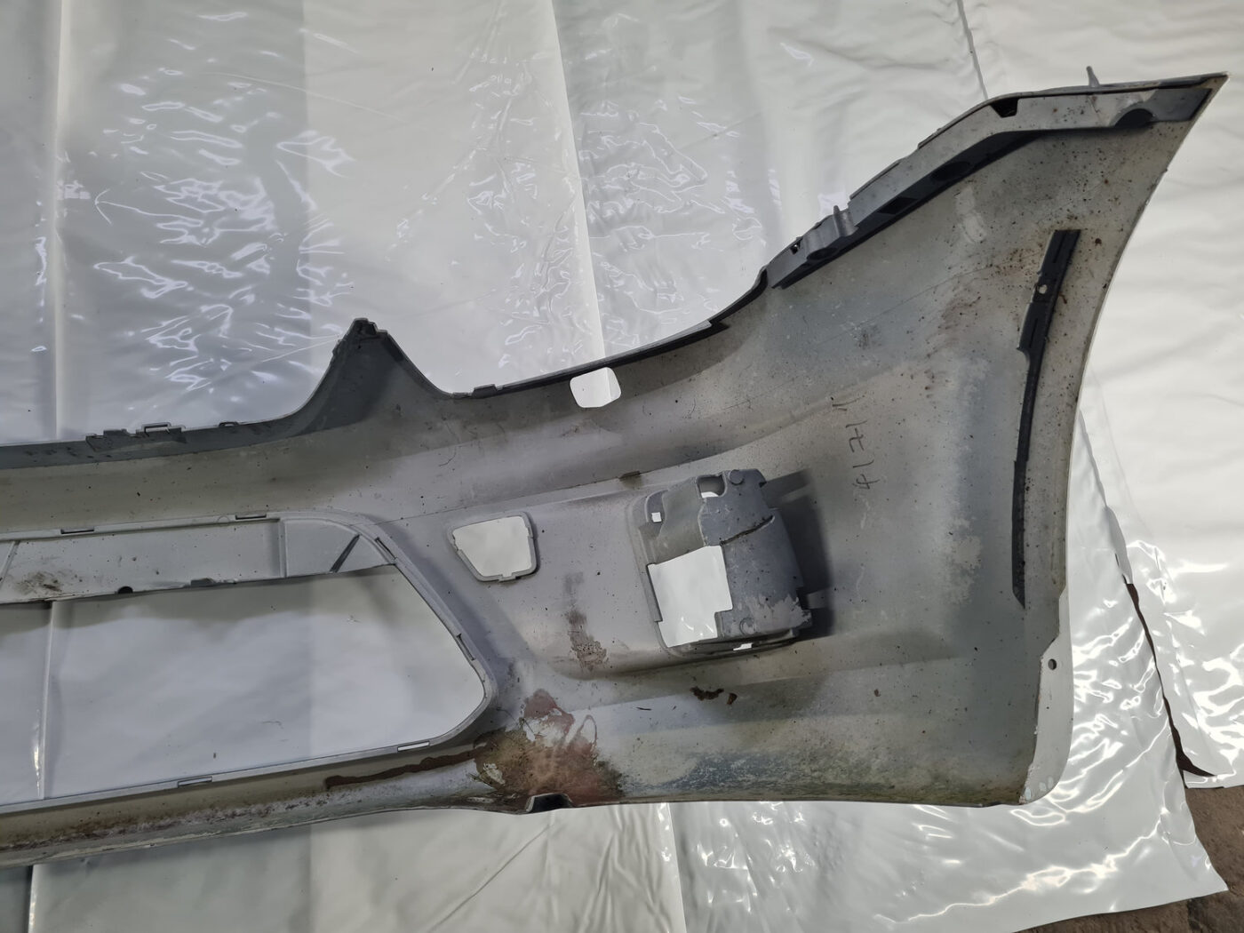 Priekšējais buferis priekš Ford C-MAX 2007-2010 7M51R17757AW 13 Priekšējais buferis priekš Ford C-MAX 2007-2010 7M51R17757AW