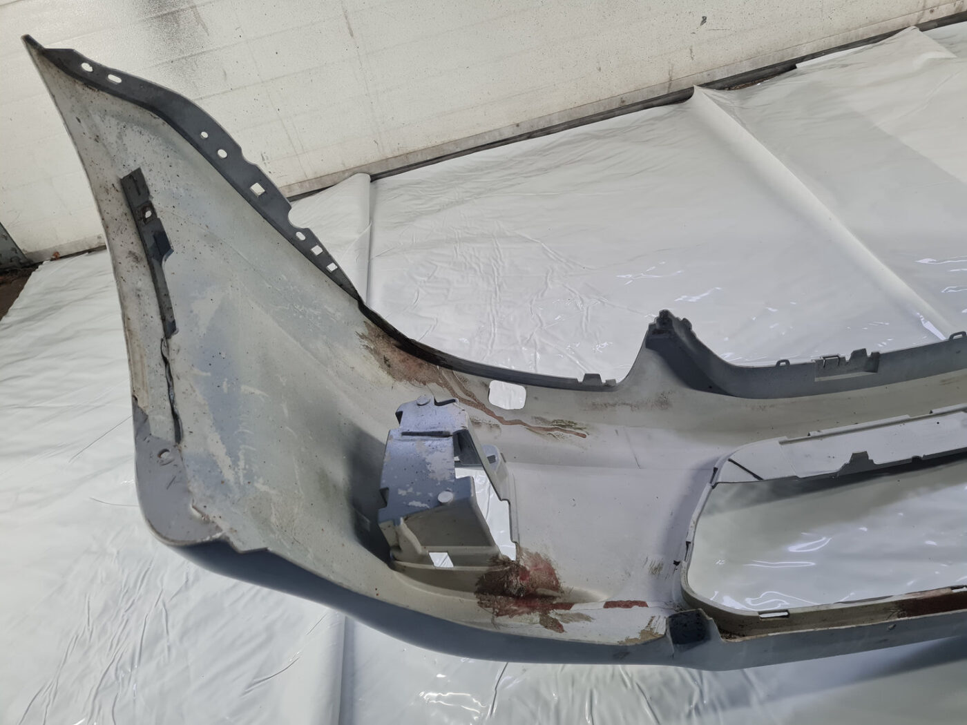 Priekšējais buferis priekš Ford C-MAX 2007-2010 7M51R17757AW 9 Priekšējais buferis priekš Ford C-MAX 2007-2010 7M51R17757AW