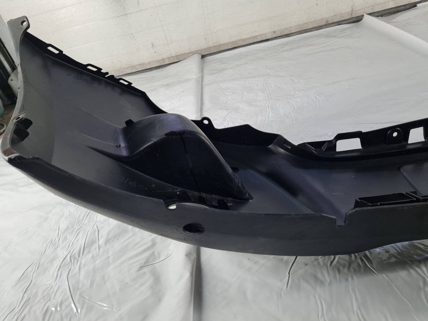 Priekšējais buferis priekš Renault Master III 2010- 620220006R 6 Priekšējais buferis priekš Renault Master III 2010- 620220006R