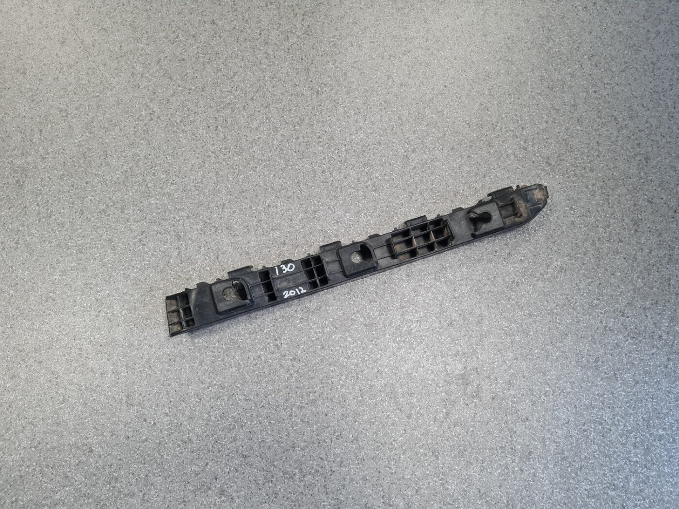 Aizmugurējā spārna un bufera stiprinājums priekš HYUNDAI I30 2012 1 Aizmugurējā spārna un bufera stiprinājums priekš HYUNDAI I30 2012