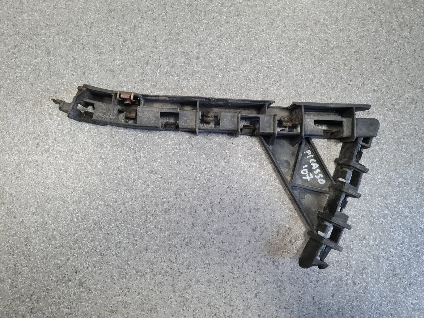 Priekšēja bufera kronšteins priekš CITROEN PICASSO 2007 2 Priekšēja bufera kronšteins priekš CITROEN PICASSO 2007