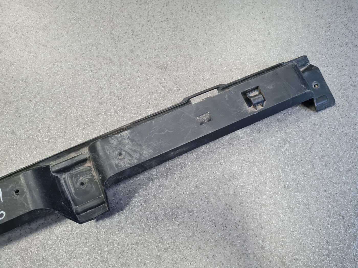 Aizmugurējā spārna un bufera stiprinājums priekš OPEL ASTRA H 2006 6 Aizmugurējā spārna un bufera stiprinājums priekš OPEL ASTRA H 2006