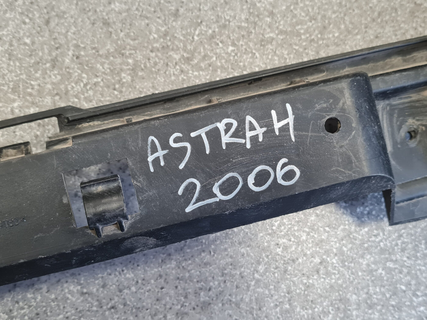 Aizmugurējā spārna un bufera stiprinājums priekš OPEL ASTRA H 2006 3 Aizmugurējā spārna un bufera stiprinājums priekš OPEL ASTRA H 2006