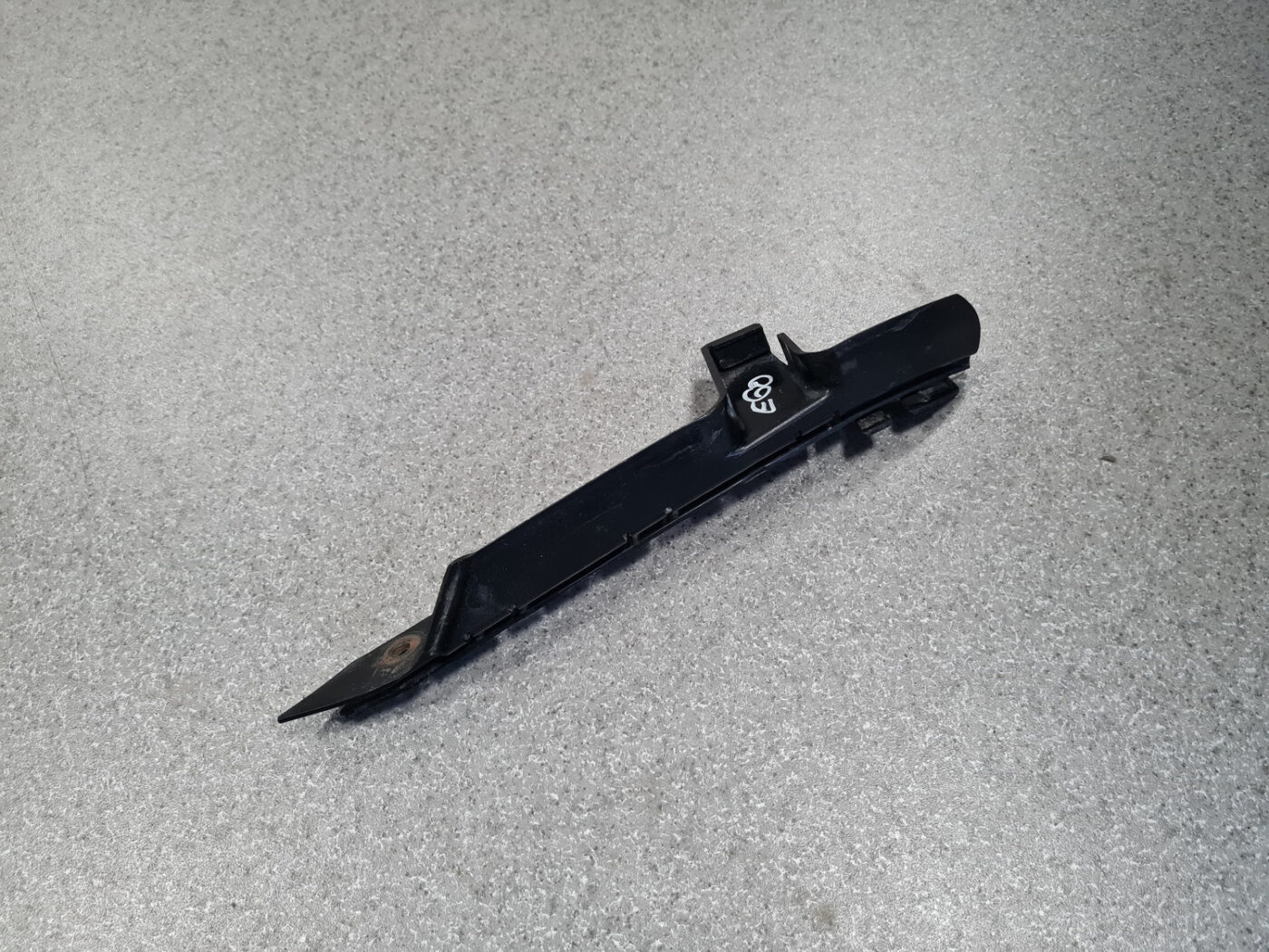 Priekšēja bufera kronšteins priekš BMW 520D E60 2006 ENG. 2 Priekšēja bufera kronšteins priekš BMW 520D E60 2006 ENG.