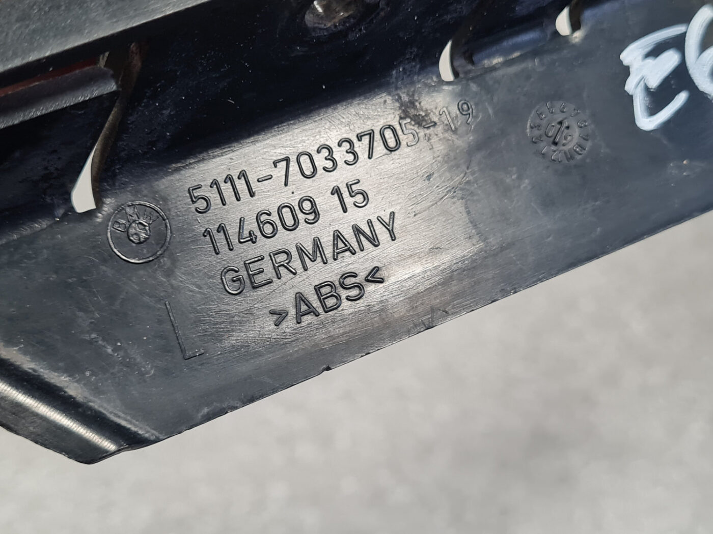 Priekšēja bufera kronšteins priekš BMW 520D E60 2006 ENG. 3 Priekšēja bufera kronšteins priekš BMW 520D E60 2006 ENG.