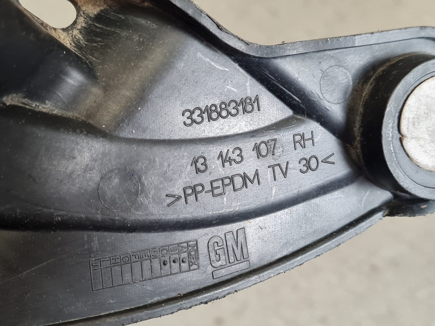 Aizmugurējā spārna un bufera stiprinājums priekš OPEL ASTRA H STATION WAGON 2007 4 Aizmugurējā spārna un bufera stiprinājums priekš OPEL ASTRA H STATION WAGON 2007