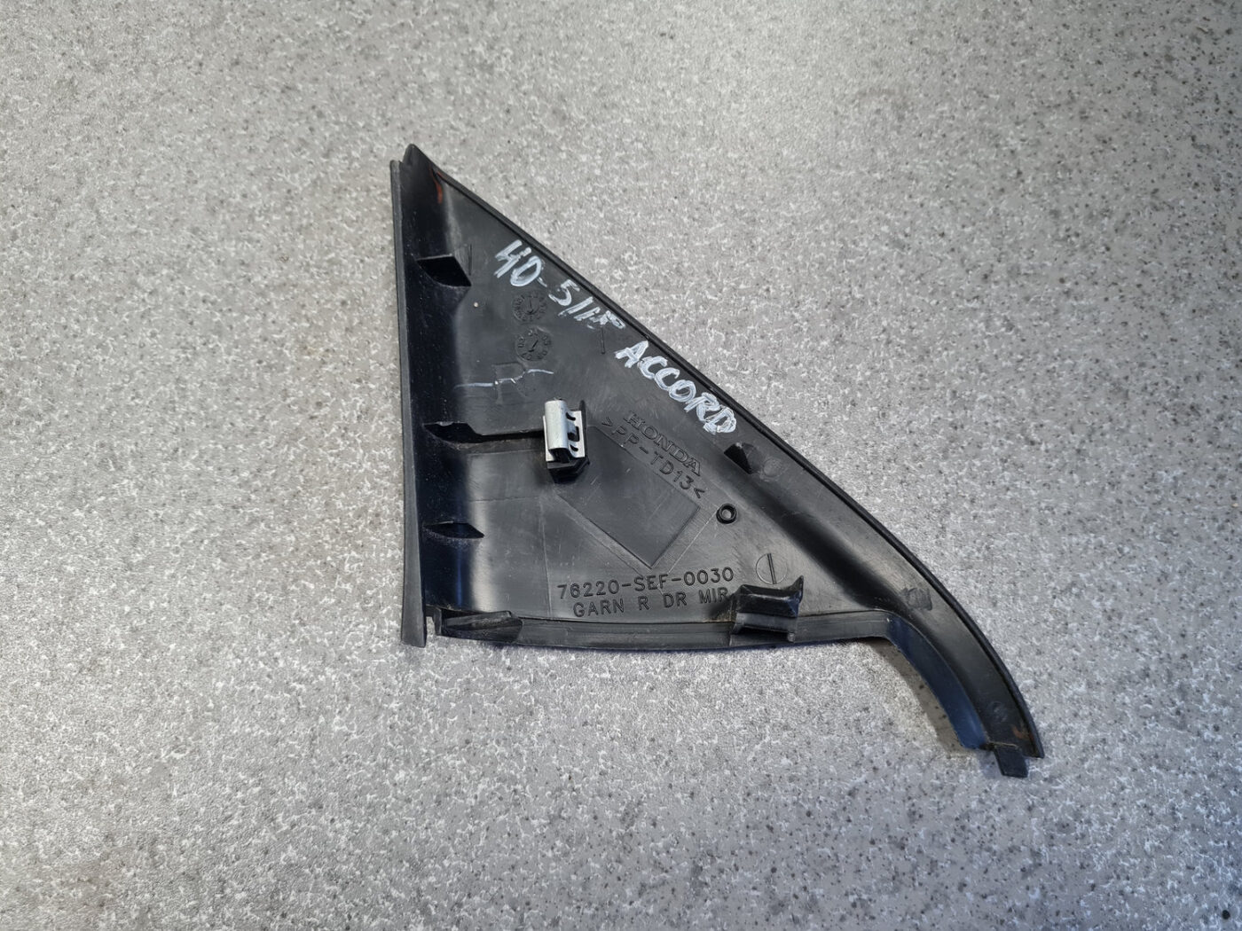 Durvju spoguļa apdares uzlika salonā (bez skaļruņa) priekš HONDA ACCORD 2007 YR565P 5 Durvju spoguļa apdares uzlika salonā (bez skaļruņa) priekš HONDA ACCORD 2007 YR565P