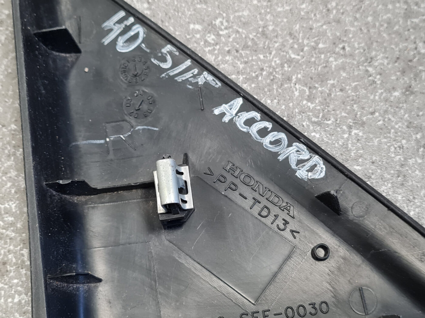 Durvju spoguļa apdares uzlika salonā (bez skaļruņa) priekš HONDA ACCORD 2007 YR565P 3 Durvju spoguļa apdares uzlika salonā (bez skaļruņa) priekš HONDA ACCORD 2007 YR565P