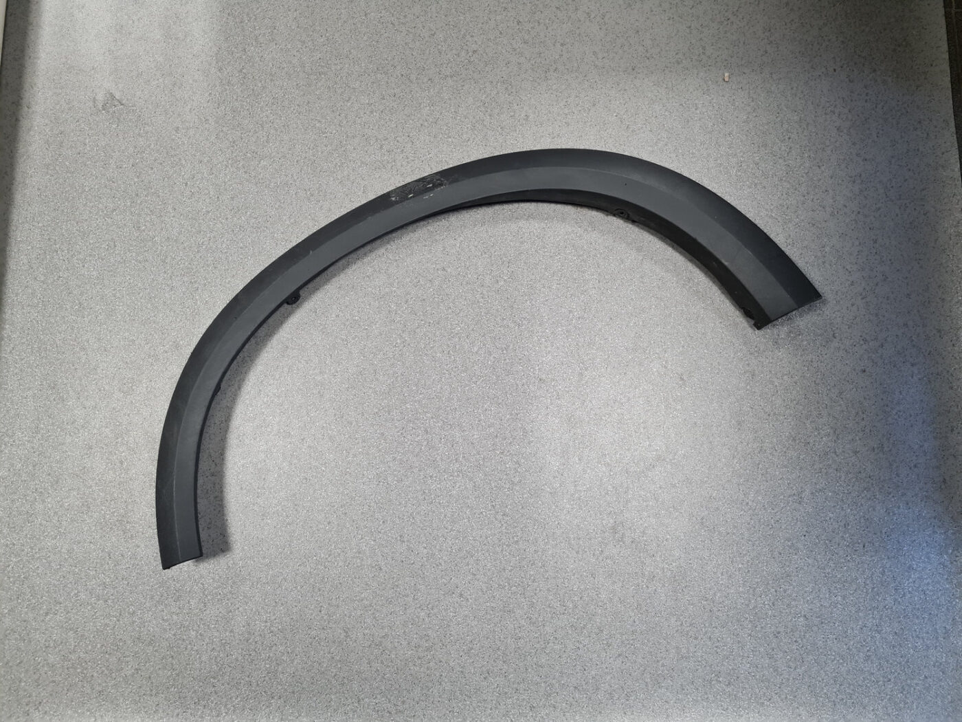 Priekšēja spārna uzlika/moldings priekš VOLVO XC90 2004 1 Priekšēja spārna uzlika/moldings priekš VOLVO XC90 2004