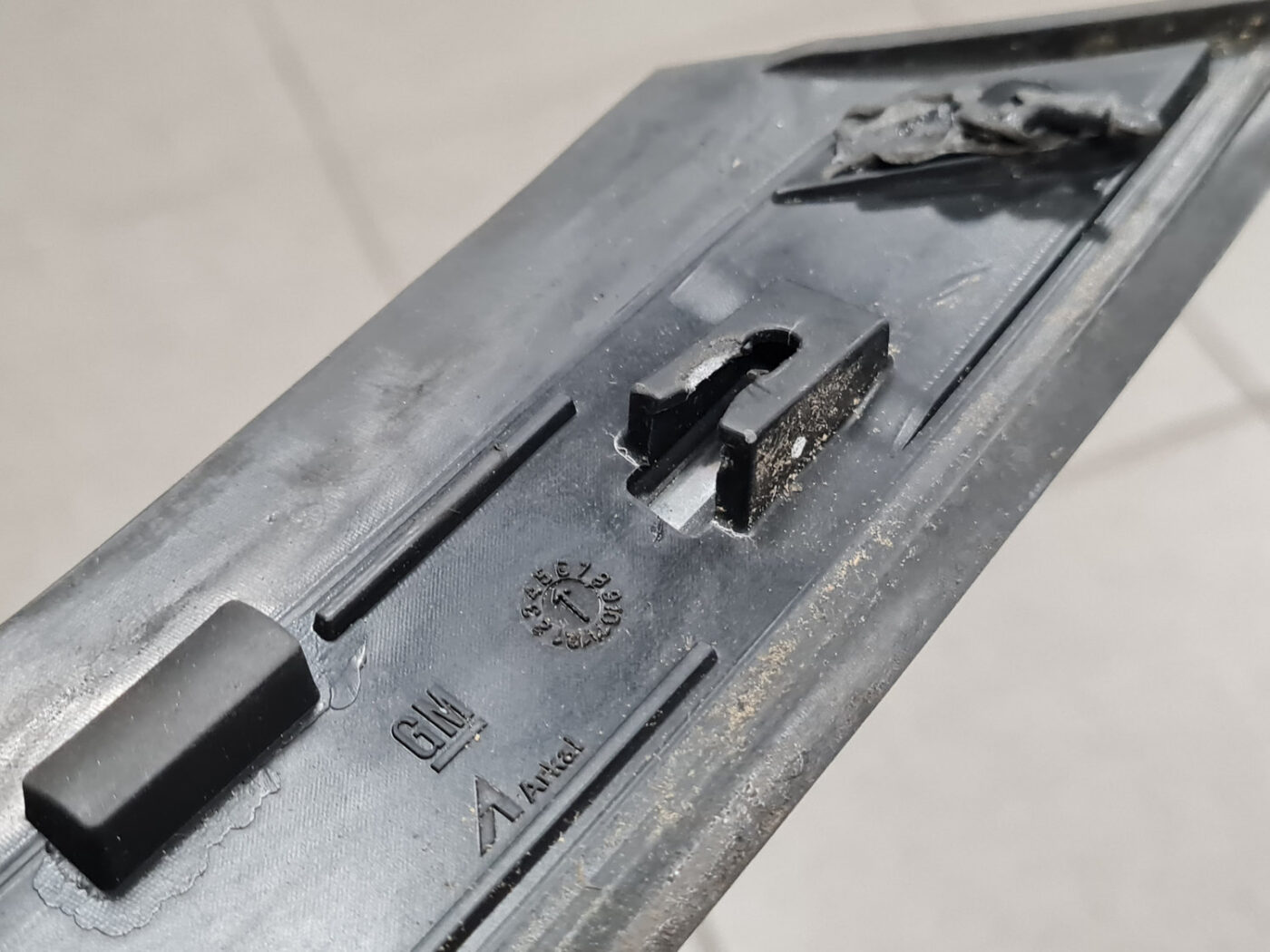 Aizmugurēja spārna uzlika (moldings) priekš OPEL ASTRA SPORT 2017 3 Aizmugurēja spārna uzlika (moldings) priekš OPEL ASTRA SPORT 2017