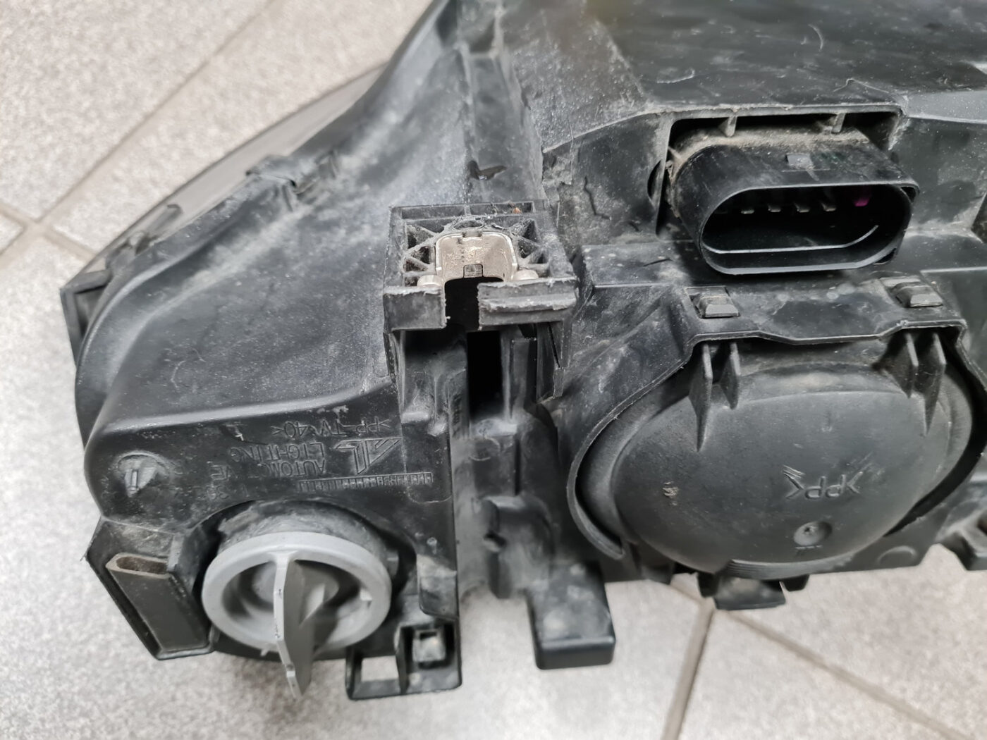 Priekšējais labais lukturis priekš AUDI A4 2007 7 Priekšējais labais lukturis priekš AUDI A4 2007