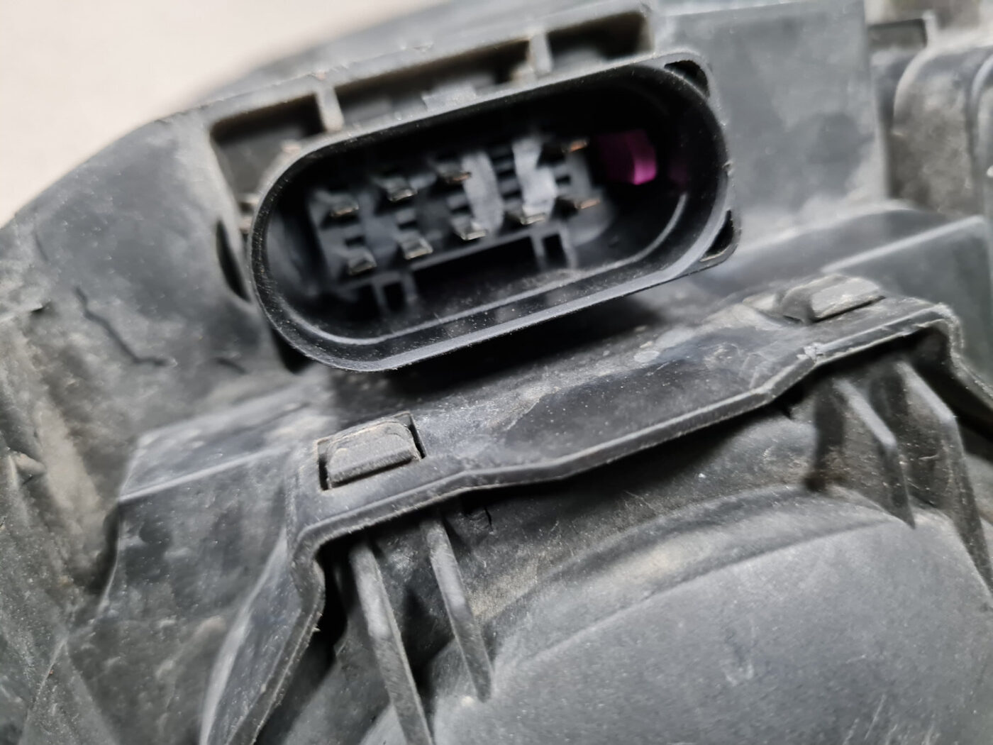 Priekšējais labais lukturis priekš AUDI A4 2007 6 Priekšējais labais lukturis priekš AUDI A4 2007