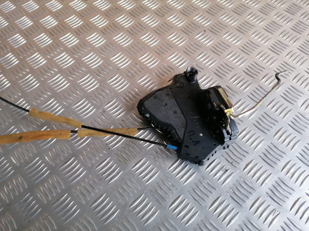 Priekšējo kreiso durvju slēdzene priekš TOYOTA COROLLA VERSO 2005 4 Priekšējo kreiso durvju slēdzene priekš TOYOTA COROLLA VERSO 2005