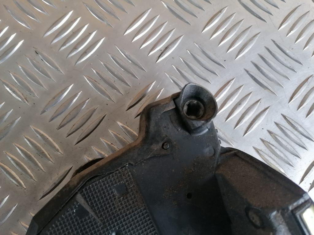 Priekšējo kreiso durvju slēdzene priekš TOYOTA COROLLA VERSO 2005 3 Priekšējo kreiso durvju slēdzene priekš TOYOTA COROLLA VERSO 2005