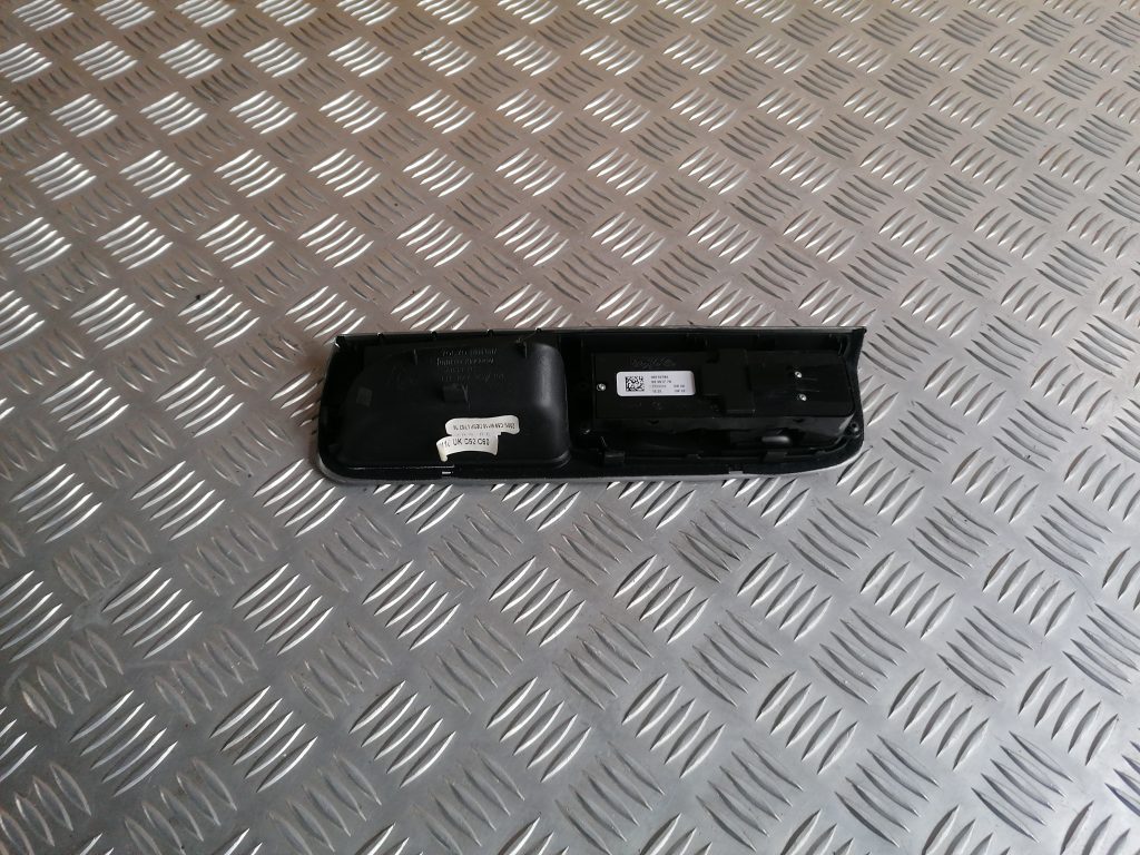 Šofera durvju slēdža pogas priekš VOLVO C30 2008 TURQUOISE 4 Šofera durvju slēdža pogas priekš VOLVO C30 2008 TURQUOISE