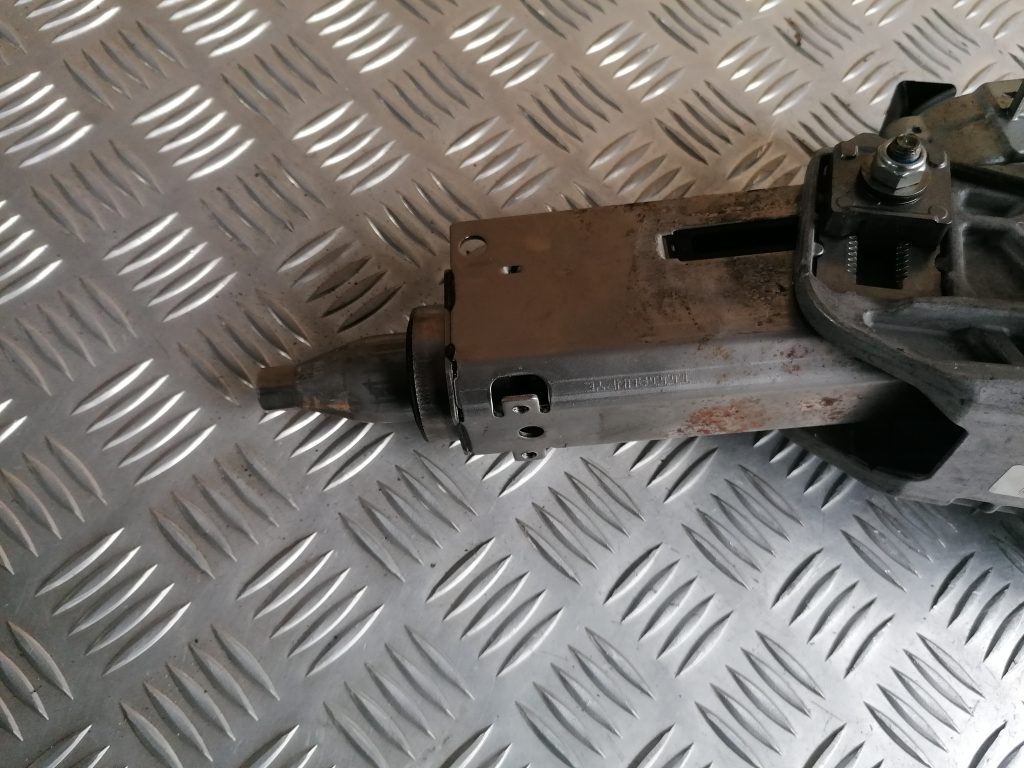 Stūres statne priekš VOLVO C30 2008 TURQUOISE 3 Stūres statne priekš VOLVO C30 2008 TURQUOISE