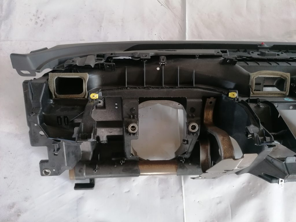 Mērinstrumentu paneļa pastiprinātājs priekš VOLVO C30 2008 TURQUOISE 2 Mērinstrumentu paneļa pastiprinātājs priekš VOLVO C30 2008 TURQUOISE