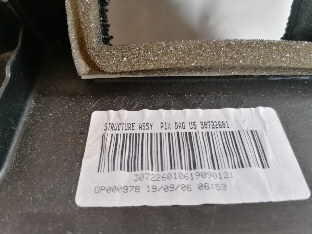 Mērinstrumentu paneļa pastiprinātājs priekš VOLVO C30 2008 TURQUOISE 6 Mērinstrumentu paneļa pastiprinātājs priekš VOLVO C30 2008 TURQUOISE