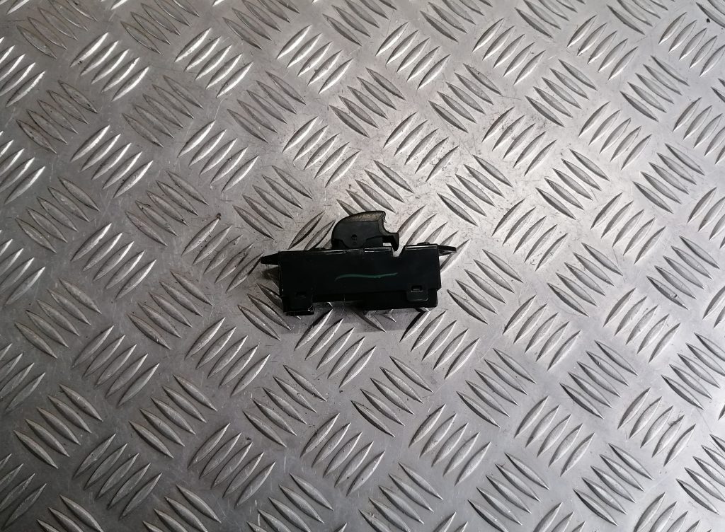 Stikla pacelšanas poga priekš CITROEN C-CROSSER 2009 3 Stikla pacelšanas poga priekš CITROEN C-CROSSER 2009