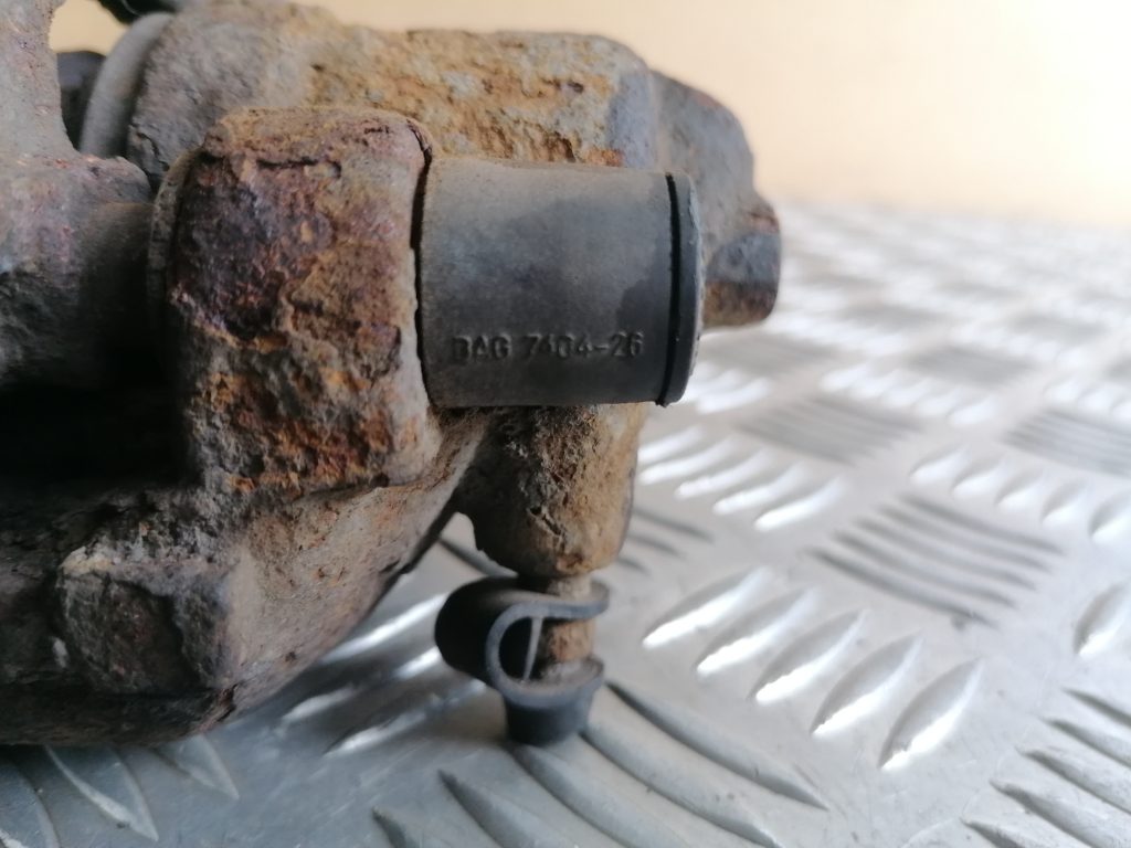 Aizmugurējais kreisais suports priekš BMW 320D E46 2004 TOURING 5 Aizmugurējais kreisais suports priekš BMW 320D E46 2004 TOURING