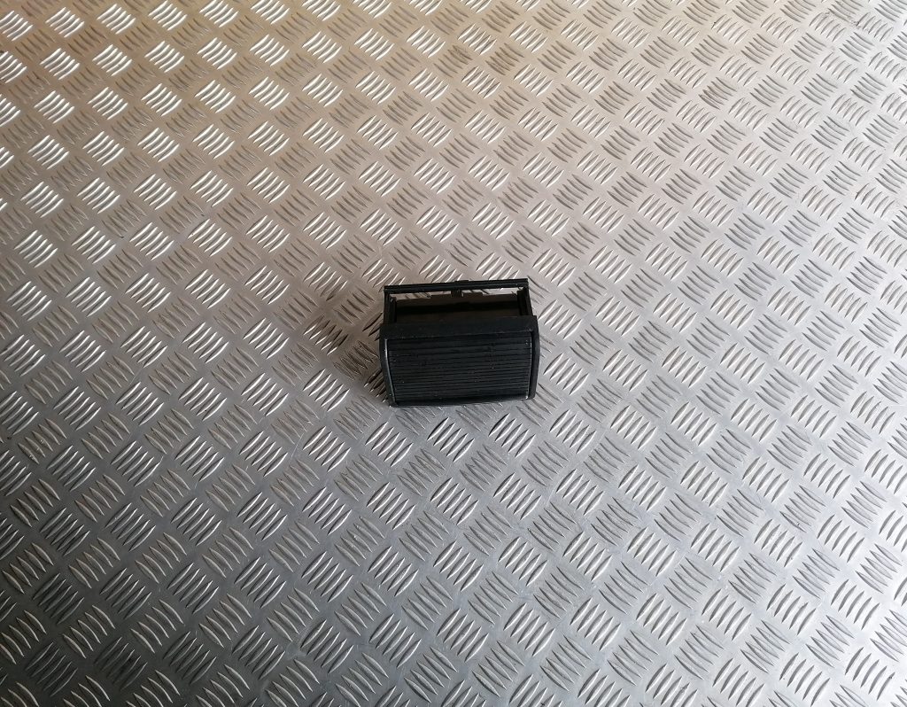 Pelnu trauks priekš BMW 320D E46 2004 TOURING 2 Pelnu trauks priekš BMW 320D E46 2004 TOURING