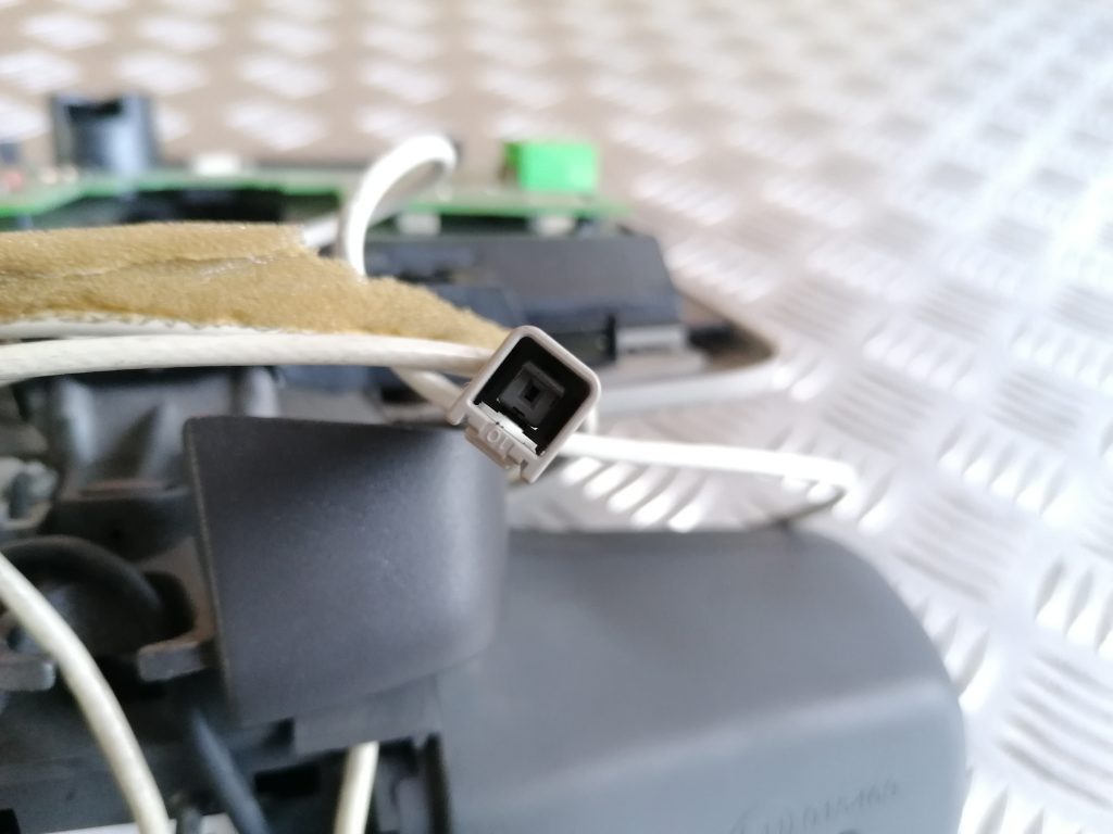 Salona atpakaļskata spogulis priekš VOLVO XC70 2007 4 Salona atpakaļskata spogulis priekš VOLVO XC70 2007