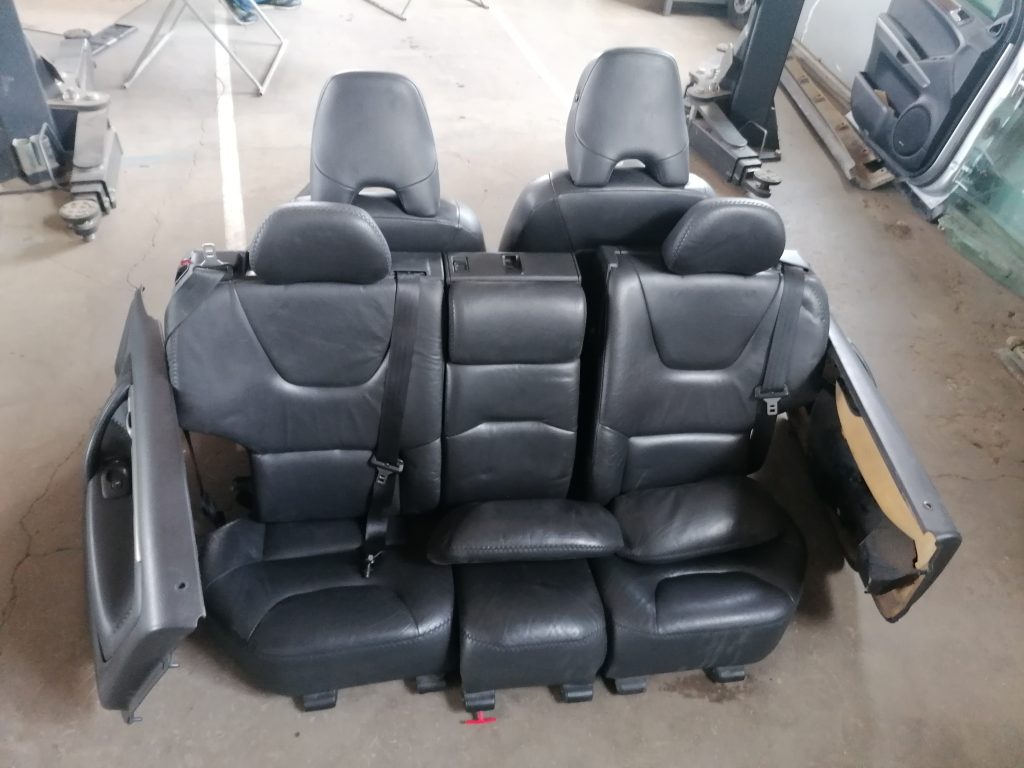 Sēdekļu komplekts priekš VOLVO XC70 2007 2 Sēdekļu komplekts priekš VOLVO XC70 2007