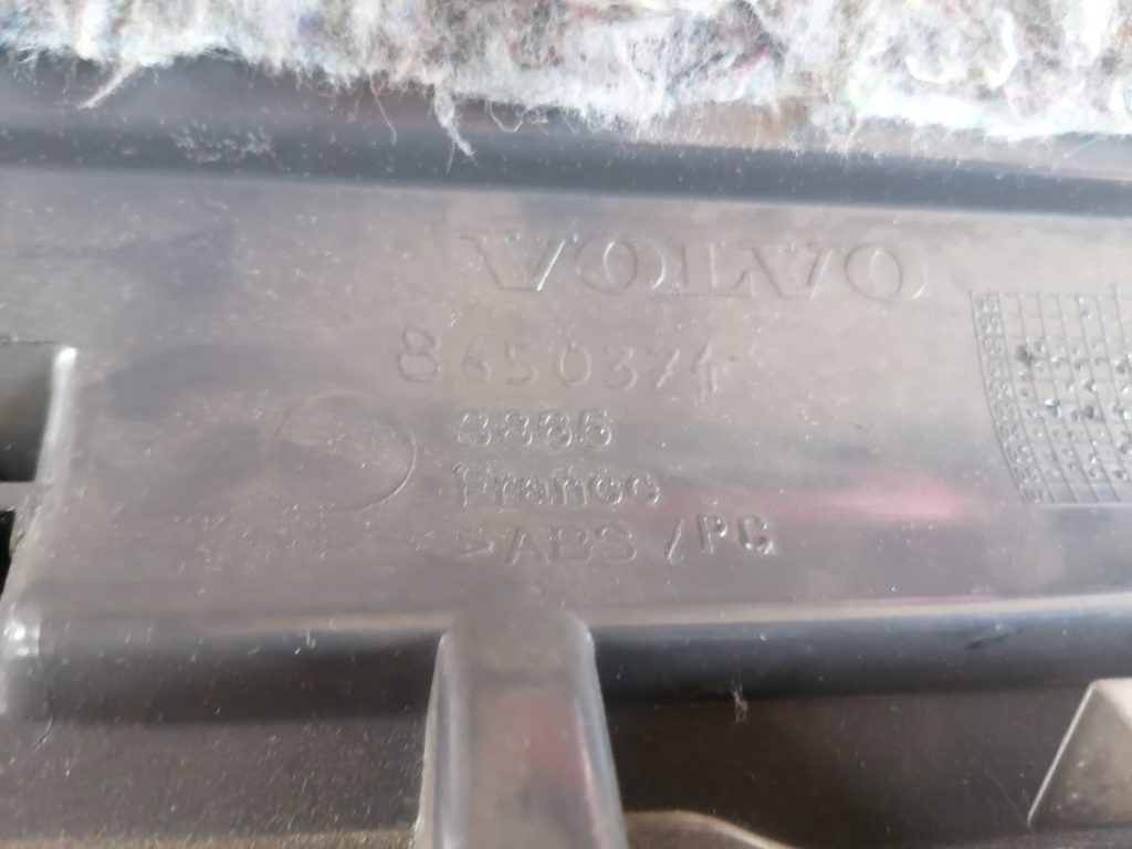 Mantu glabāšanas nodalījums pasažiera pusē priekš VOLVO XC70 2007 3 Mantu glabāšanas nodalījums pasažiera pusē priekš VOLVO XC70 2007