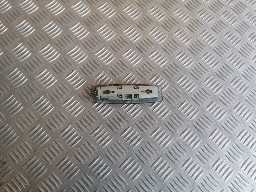 Aizmugurējo sēdvietu apgaismojums priekš OPEL ASTRA H 2005 2 Aizmugurējo sēdvietu apgaismojums priekš OPEL ASTRA H 2005