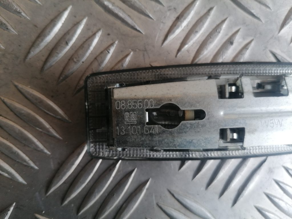 Aizmugurējo sēdvietu apgaismojums priekš OPEL ASTRA H 2005 3 Aizmugurējo sēdvietu apgaismojums priekš OPEL ASTRA H 2005