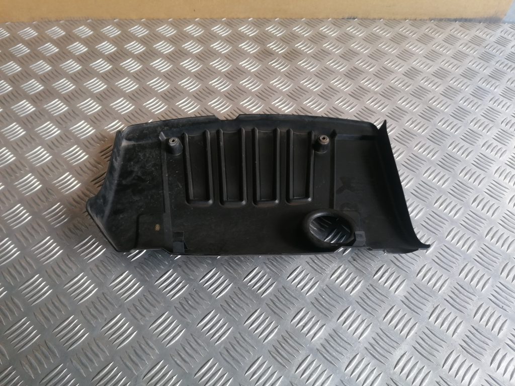 Dzinēja dekoratīvais vāks priekš OPEL ZAFIRA 2004 2 Dzinēja dekoratīvais vāks priekš OPEL ZAFIRA 2004