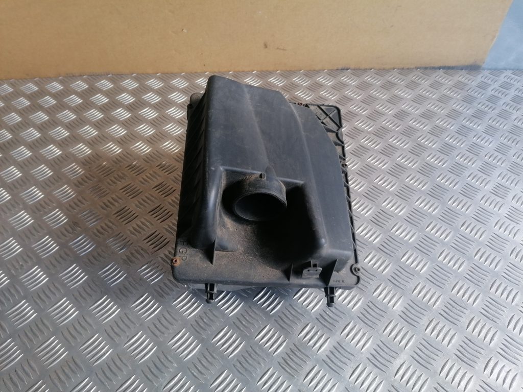 Gaisa filtra korpuss priekš OPEL ZAFIRA 2004 3 Gaisa filtra korpuss priekš OPEL ZAFIRA 2004