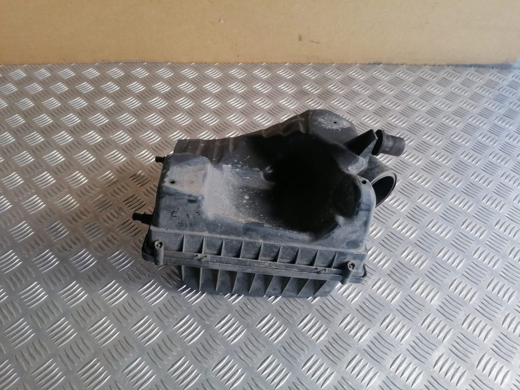 Gaisa filtra korpuss priekš OPEL ZAFIRA 2004 2 Gaisa filtra korpuss priekš OPEL ZAFIRA 2004