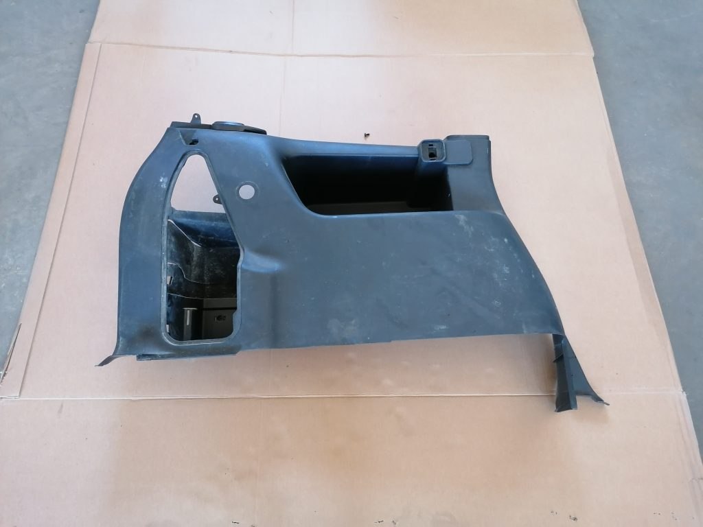 Bagāžnieka nodalījuma sānu apdare priekš OPEL ZAFIRA 2004 1 Bagāžnieka nodalījuma sānu apdare priekš OPEL ZAFIRA 2004