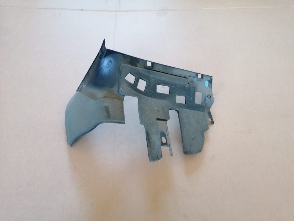 Mērinstrumentu paneļa apakšēja apdare priekš OPEL ZAFIRA 2004 2 Mērinstrumentu paneļa apakšēja apdare priekš OPEL ZAFIRA 2004