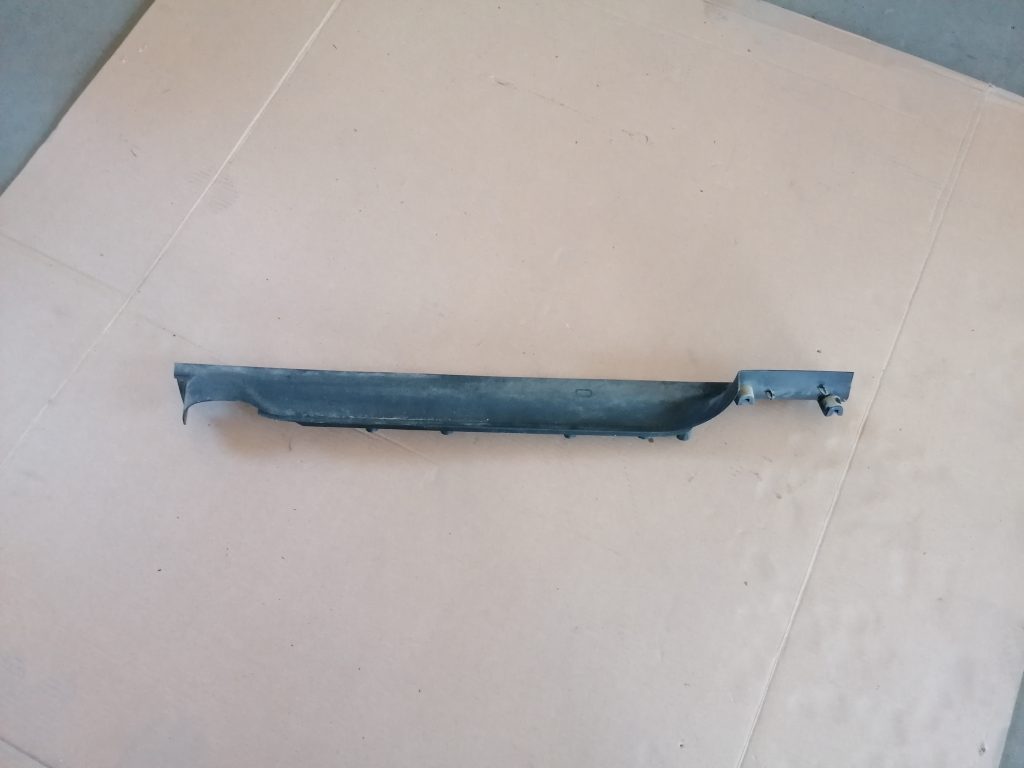 Sliekšņa aizmugurēja laba uzlika (salonā) priekš OPEL ZAFIRA 2004 1 Sliekšņa aizmugurēja laba uzlika (salonā) priekš OPEL ZAFIRA 2004