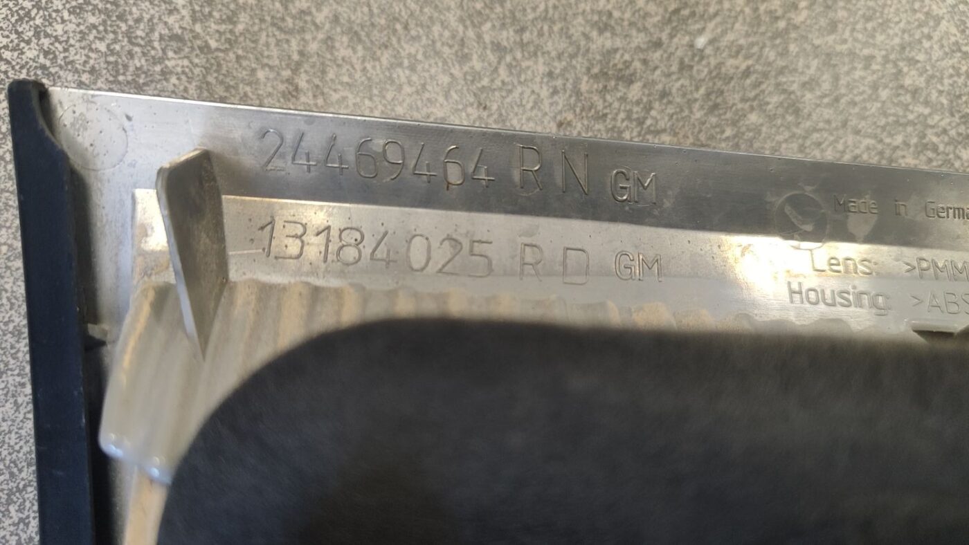 Bagāžnieka vāka labais lukturis priekš OPEL VECTRA C 2008 5 Bagāžnieka vāka labais lukturis priekš OPEL VECTRA C 2008