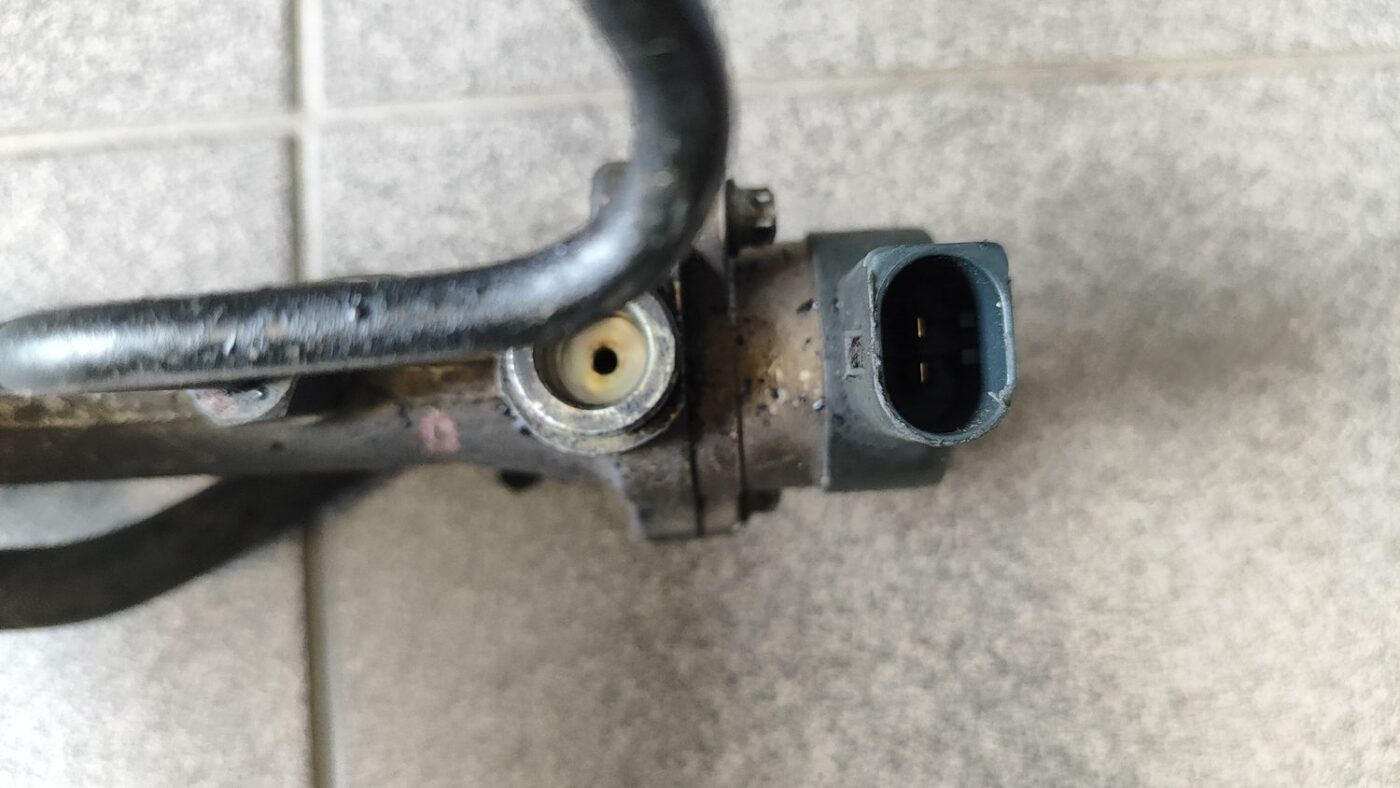 Degvielas sadales caurule priekš JEEP GRAND CHEROKEE 2004 10 Degvielas sadales caurule priekš JEEP GRAND CHEROKEE 2004