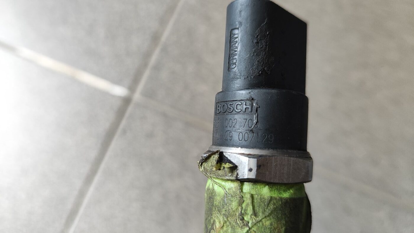 Degvielas sadales caurule priekš JEEP GRAND CHEROKEE 2004 3 Degvielas sadales caurule priekš JEEP GRAND CHEROKEE 2004