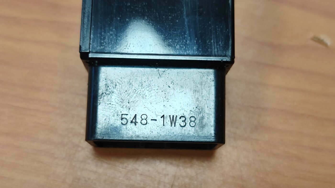 ESP poga priekš TOYOTA AVENSIS 2004 3 ESP poga priekš TOYOTA AVENSIS 2004