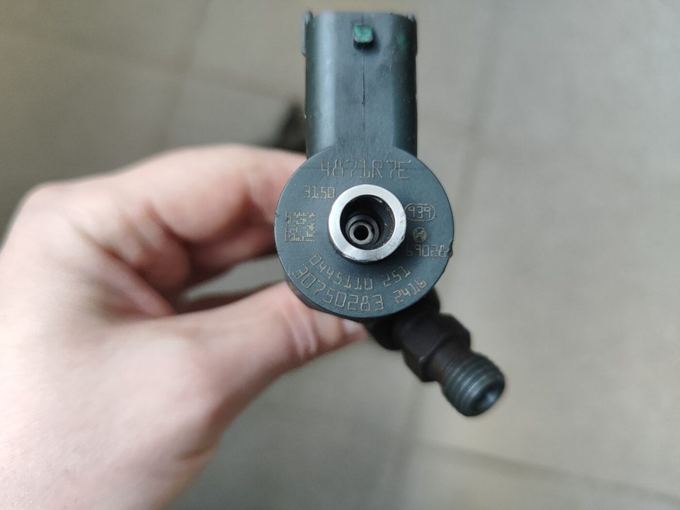 Degvielas smidzinātājs priekš VOLVO S80 2007 GREY 5 Degvielas smidzinātājs priekš VOLVO S80 2007 GREY