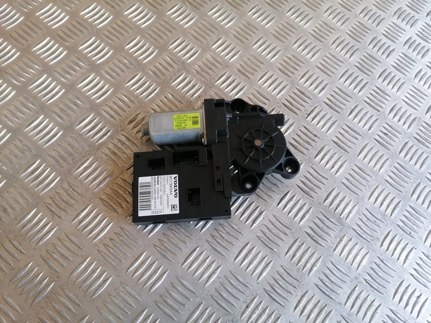 Elektrisko stiklu motors priekš VOLVO C30 2008 SILVER 1 Elektrisko stiklu motors priekš VOLVO C30 2008 SILVER