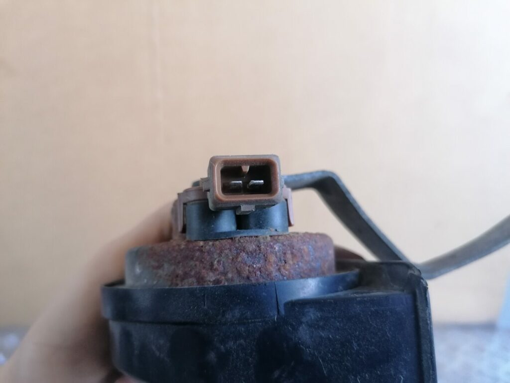 Skaņas signāls priekš VOLVO C30 2008 SILVER 2 Skaņas signāls priekš VOLVO C30 2008 SILVER