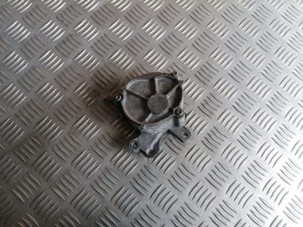 Vakuuma sūknis priekš VOLVO C30 2008 SILVER 2 Vakuuma sūknis priekš VOLVO C30 2008 SILVER