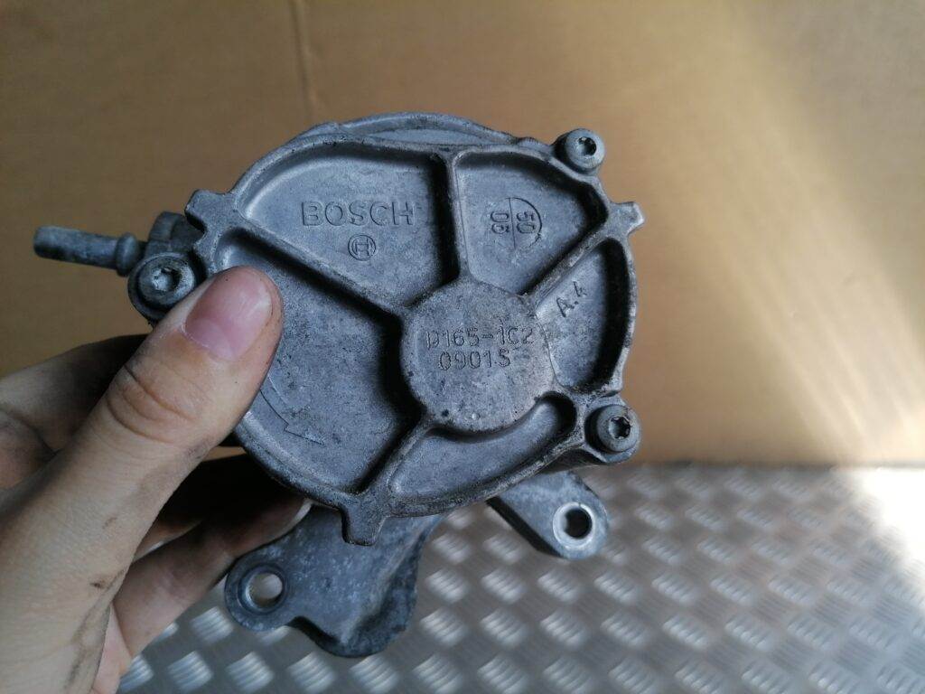 Vakuuma sūknis priekš VOLVO C30 2008 SILVER 3 Vakuuma sūknis priekš VOLVO C30 2008 SILVER